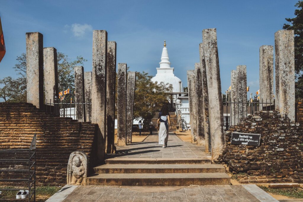 Thuparamaya Dagoba, un imprescindible en tu visita a Anuradhapura