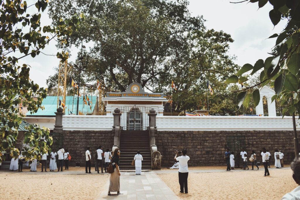 Jaya Sri Maha Bodhi, un imprescindible en tu visita a Anuradhapura
